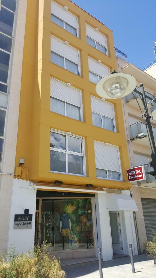Hostal Can Joanet กัมบริลส์ ภายนอก รูปภาพ